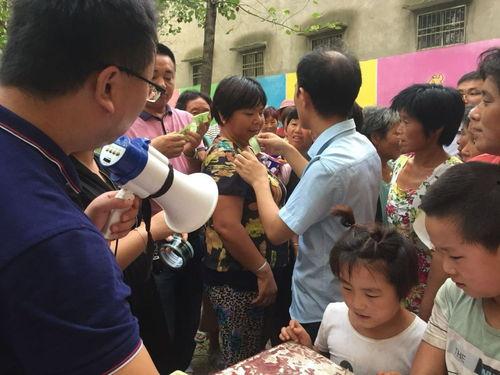 东莞吃瓜群众围观图片,吃瓜群众围观，揭秘热门事件现场