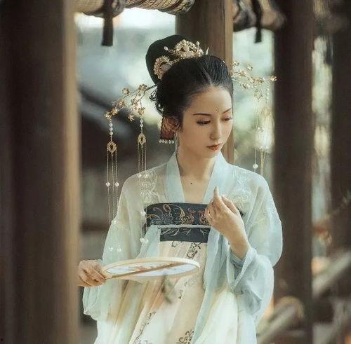 焕儿汉服吃瓜,穿越古今，共赏汉服之美