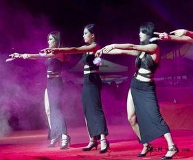 迎新晚会跳舞吃瓜,迎新晚会欢乐时光