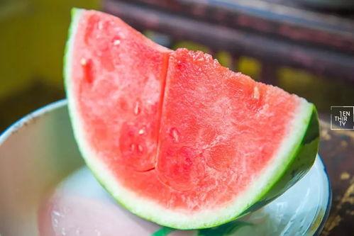 吃瓜的小白白,吃瓜小白白的趣味食光之旅