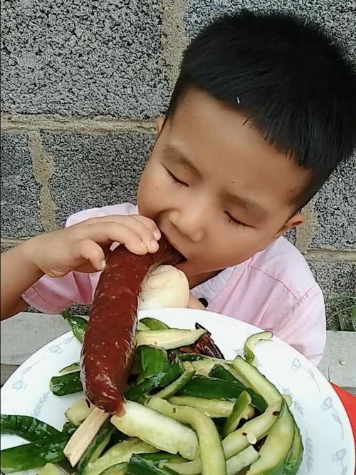 看小孩吃瓜肠,见证孩子味蕾的奇妙探险